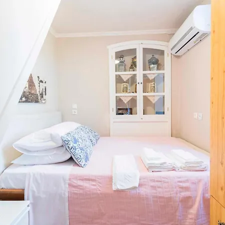 Dikaia 2 Apartment Symi