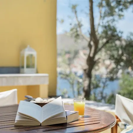 Dikaia 2 Apartment Symi