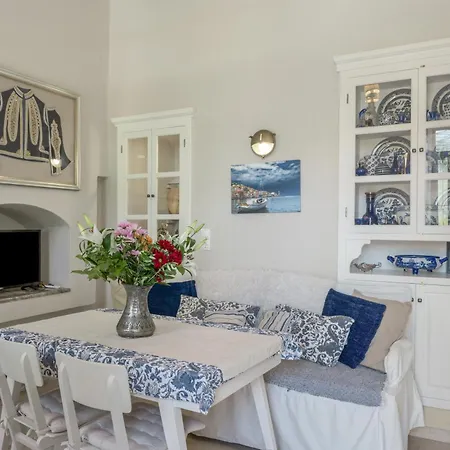 Dikaia 2 Apartment Symi